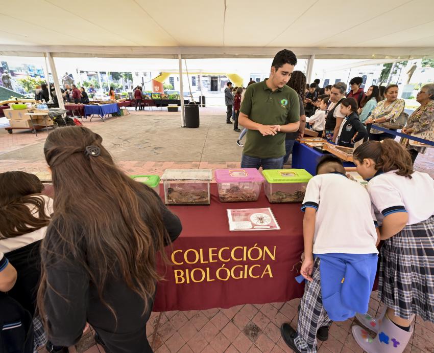 Inauguran colección biológica y exposición fotográfica en edificio de Rectoría General