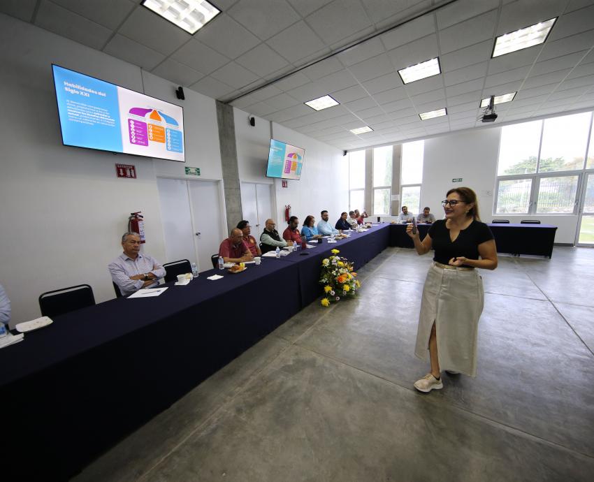 Presentan a preparatorias ribereñas modelo educativo y carreras del CUChapala