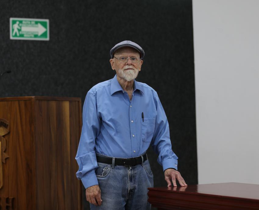 Documentan en libro movimientos sociales de los de abajo contra despojos