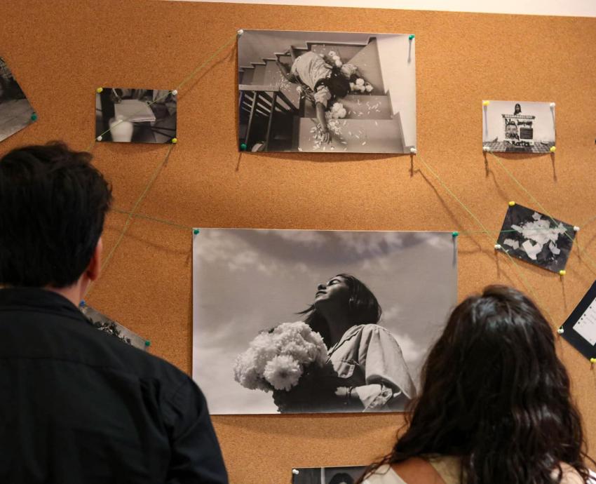 “Floreciendo”, fotografías contra la violencia de género
