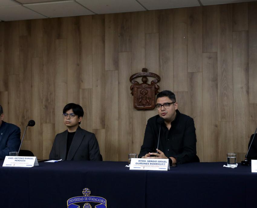 “Miren al cielo, son luces de Bengala”