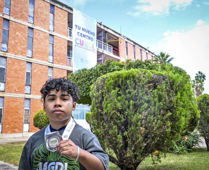 Gana estudiante de CUGDL medalla de plata en Paranacionales CONADE 2024