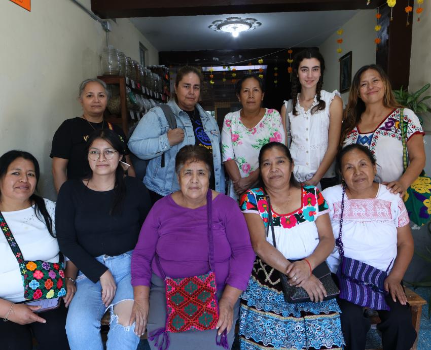 Conmemoran UdeG y mujeres indígenas el Día Internacional de la Medicina Tradicional 