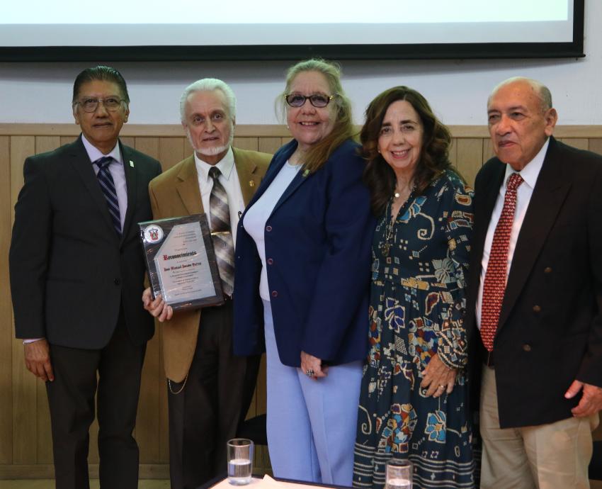 Rememoran jubilados momentos históricos revolucionarios de la UdeG