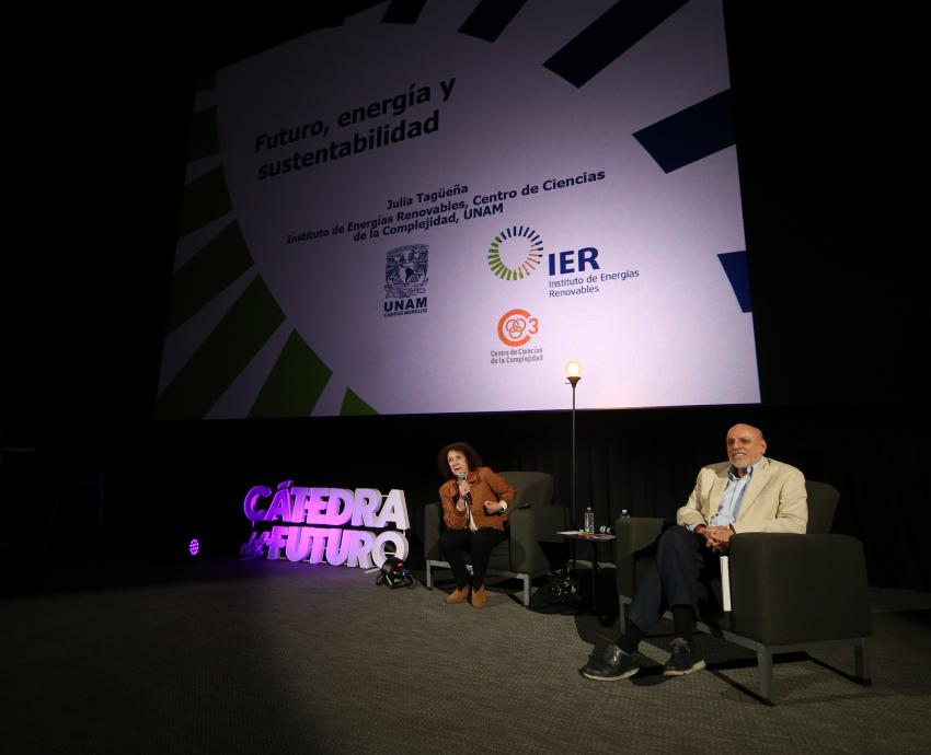 Imparte cátedra Julia Tagüeña Parga a estudiantes de la UdeG