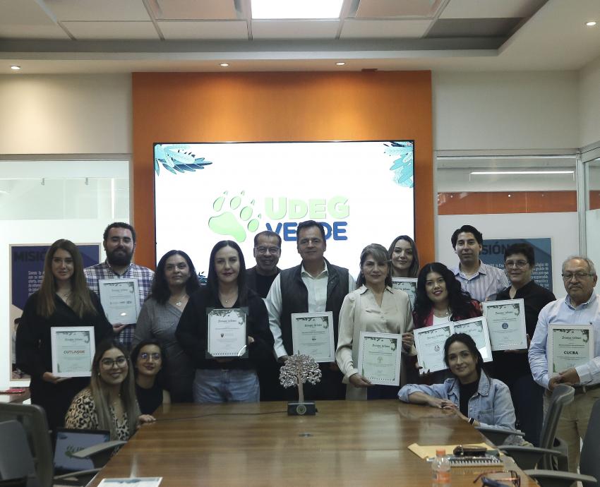 Reconocen a 19 planteles de la UdeG por su participación en programa de reforestación