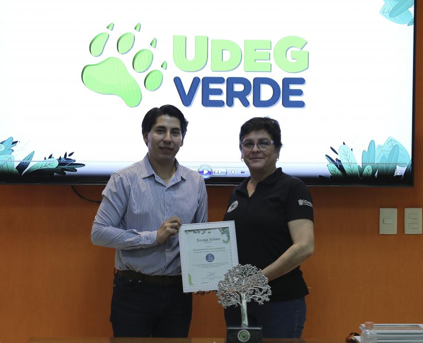 Reconocen a 19 planteles de la UdeG por su participación en programa de reforestación