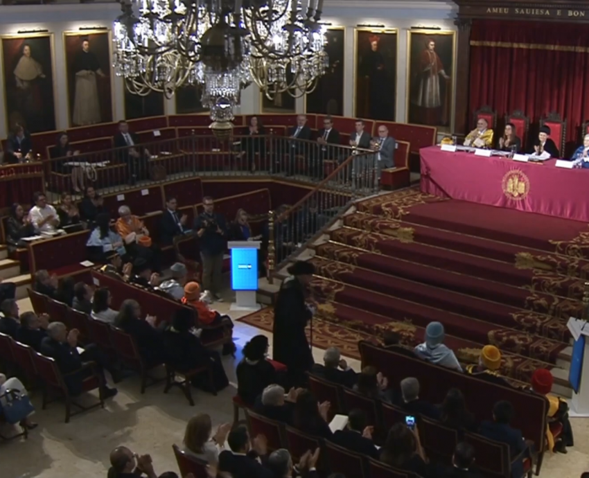Recibe Ricardo Villanueva Doctorado “Honoris causa” por la Universidad de Valencia, España