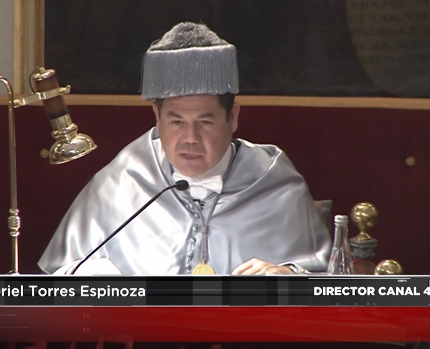 Recibe Ricardo Villanueva Doctorado “Honoris causa” por la Universidad de Valencia, España