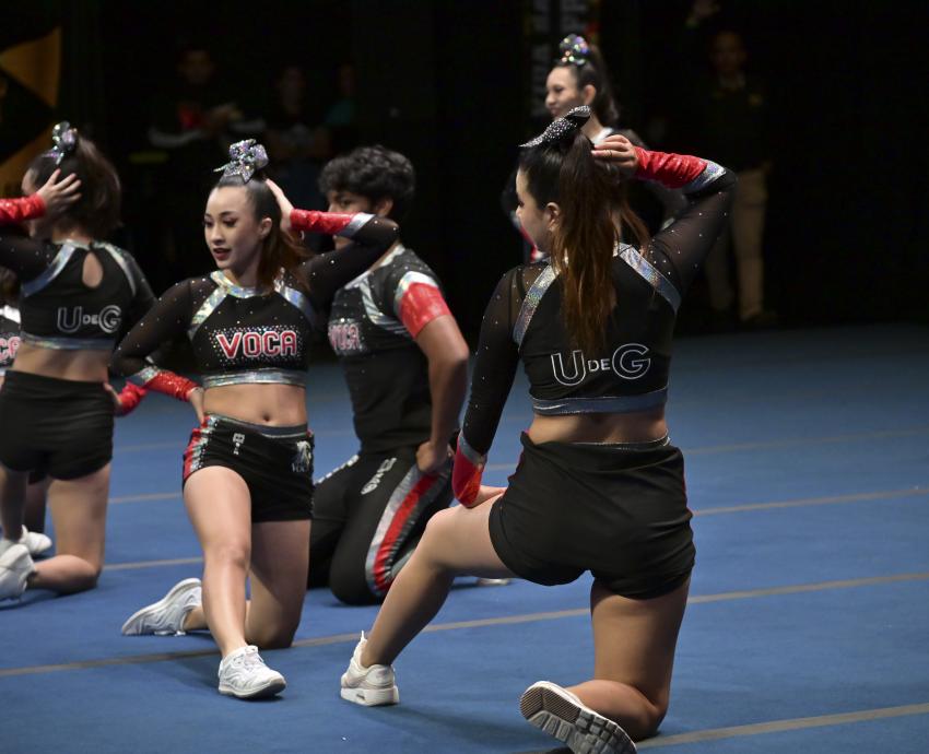 Estilo y coordinación en el Campeonato de Animación y Coreografías UdeG 2024