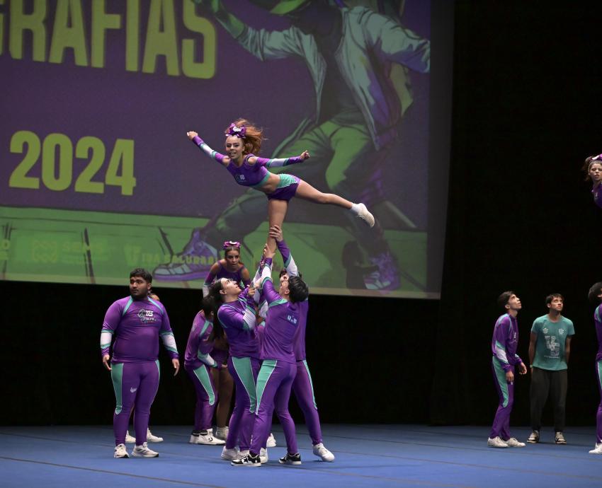 Estilo y coordinación en el Campeonato de Animación y Coreografías UdeG 2024