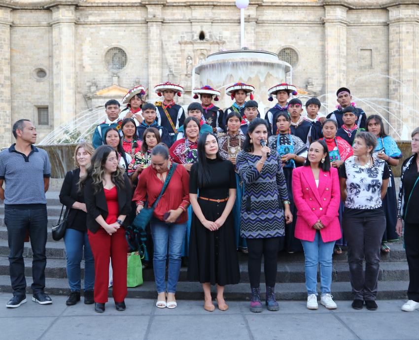 Estudiantes visten Catedral de Guadalajara con Realidad Aumentada