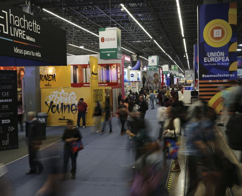 Alista SEMS una oferta de literatura para jóvenes dentro y fuera de la FIL