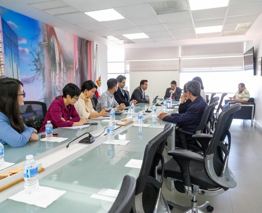 Trabajarán CUAAD-UdeG y Universidad de la Ciudad de Beijing plan para colaboración académica y estudiantil