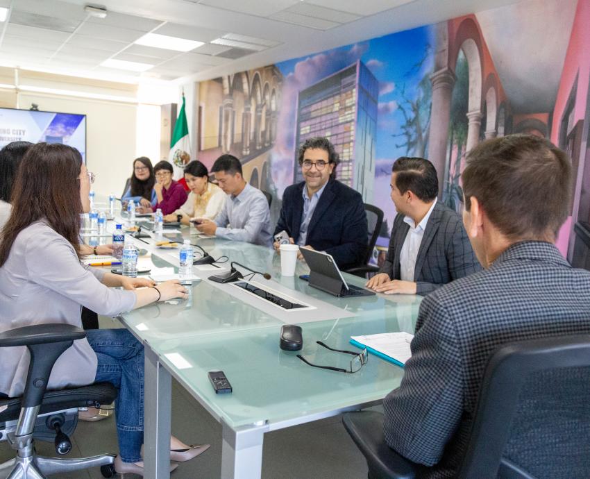 Trabajarán CUAAD-UdeG y Universidad de la Ciudad de Beijing plan para colaboración académica y estudiantil