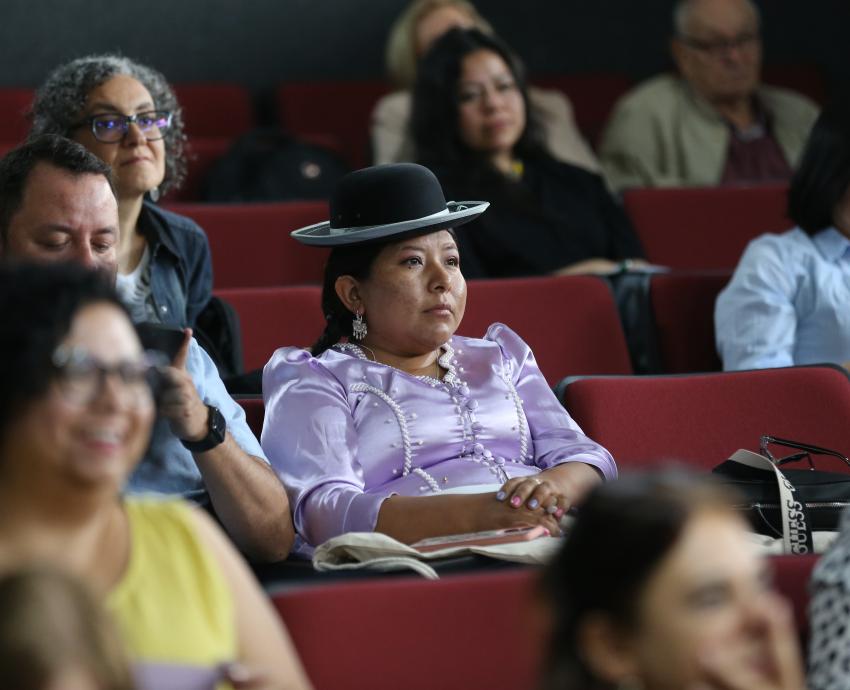 Antropóloga muxe Amaranta Gómez Regalado habla en el CUCSH sobre violencia y racismo