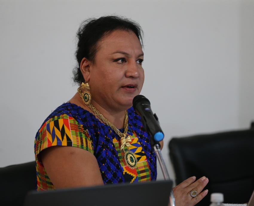 Antropóloga muxe Amaranta Gómez Regalado habla en el CUCSH sobre violencia y racismo