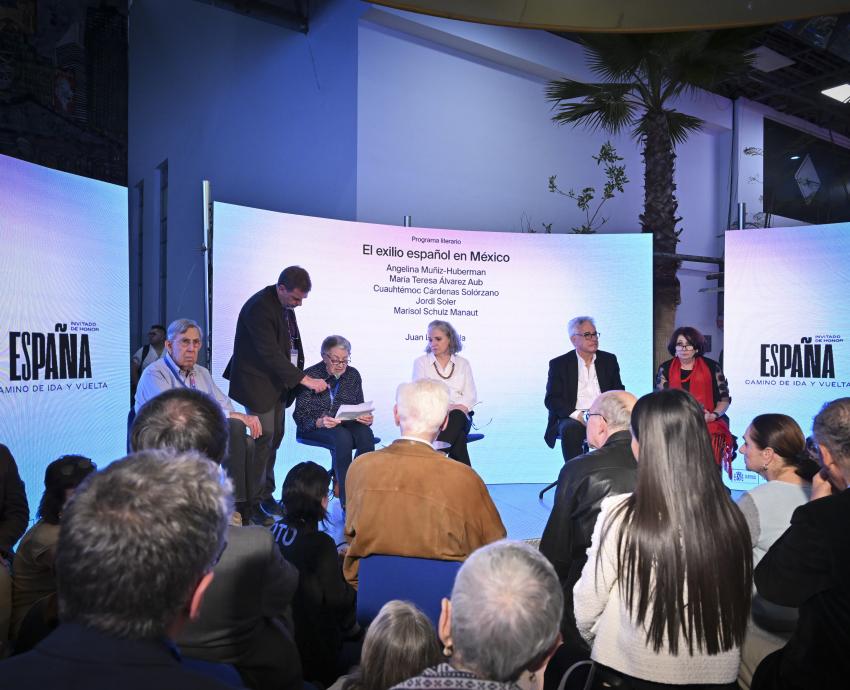 El Pabellón FIL fue sede de reflexiones en torno al exilio español