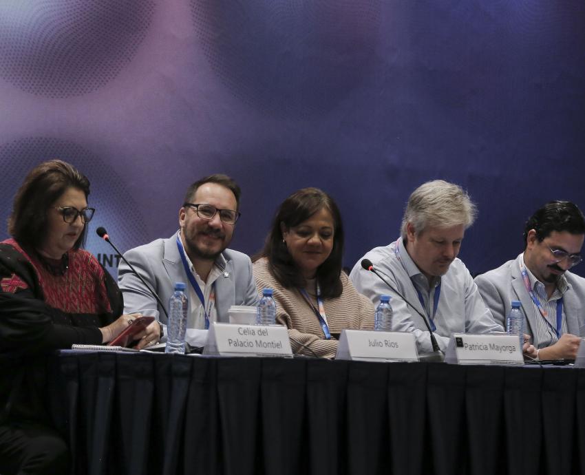 Abordan panorama político de la violencia contra periodistas
