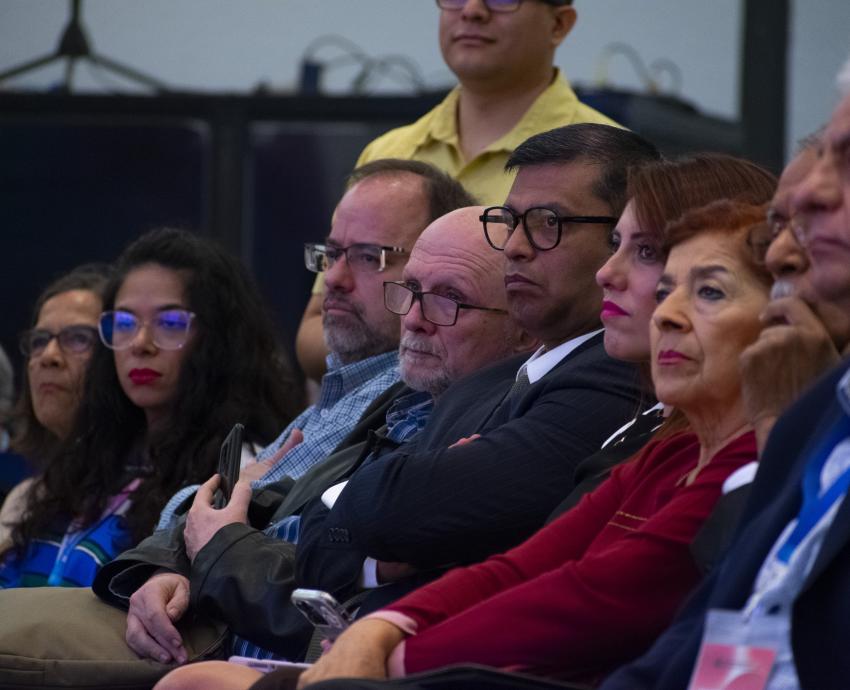 Educación digital con humanismo y ciberpunk
