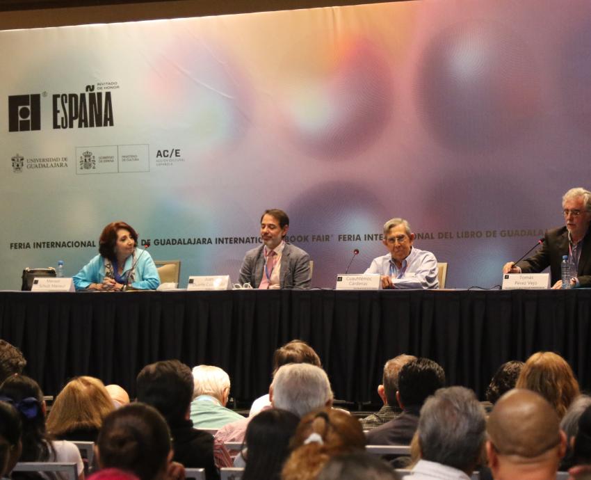 Reflexionan sobre la herencia del exilio español en la FIL 38