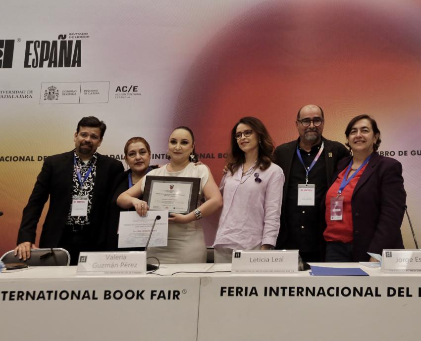 Recibe Valeria Guzmán Pérez el Premio Ciudad y Naturaleza José Emilio Pacheco