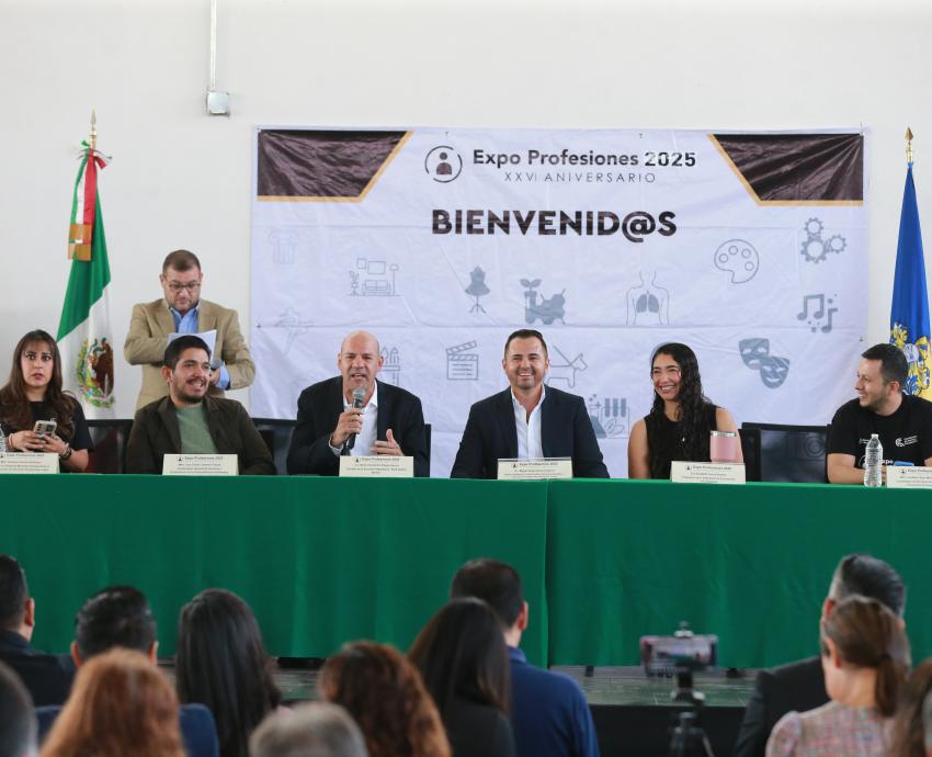 Asisten más de 5 mil estudiantes de preparatoria a Expo Profesiones en su primer día