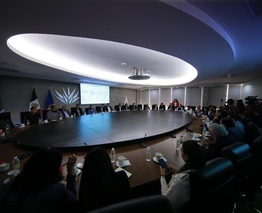 Firman CUCEA y Consejo Regulador del Tequila convenio de prácticas profesionales