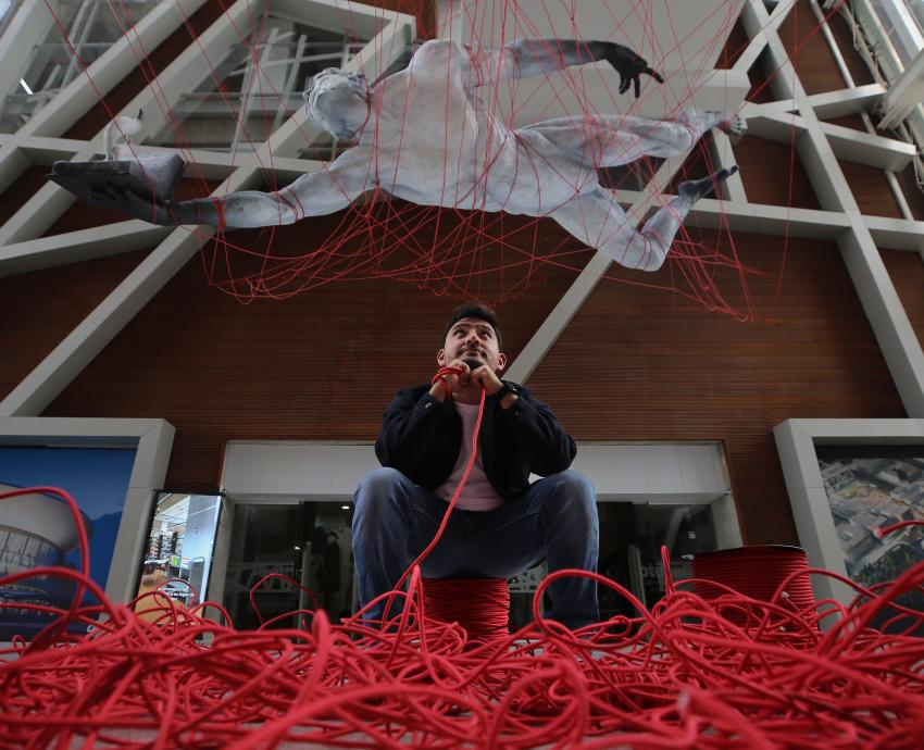 Develan escultura “Prometeo” en Biblioteca Pública Juan José Arreola