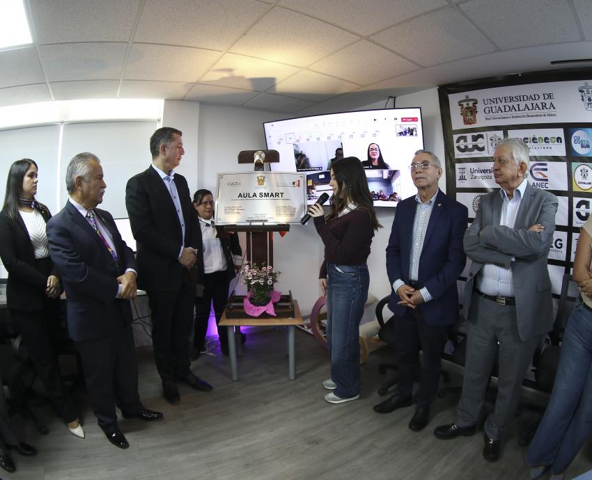 Inauguran “Aula Smart” en CUCEA