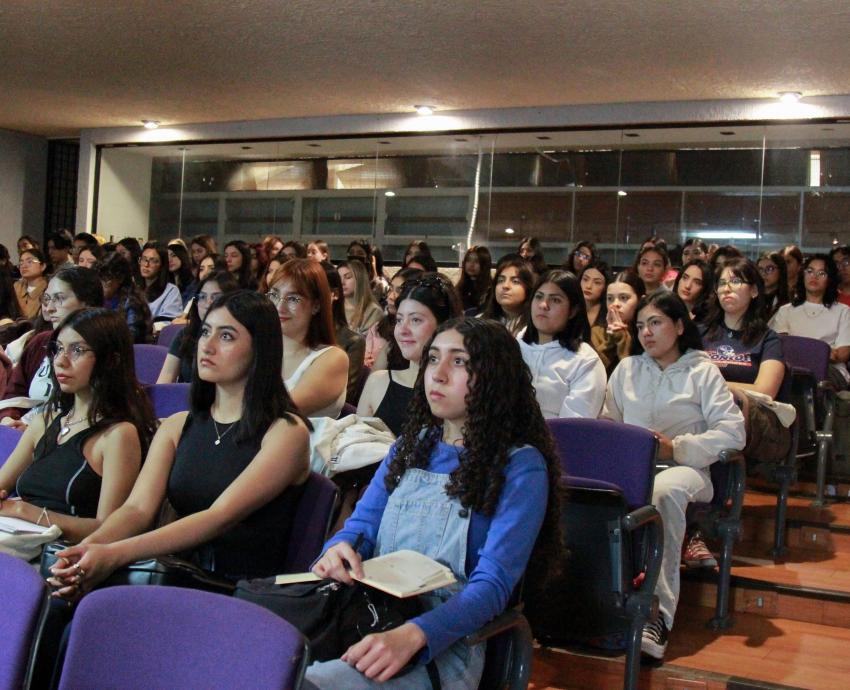 Celebra licenciatura en Diseño de interiores y ambientación su 48 aniversario