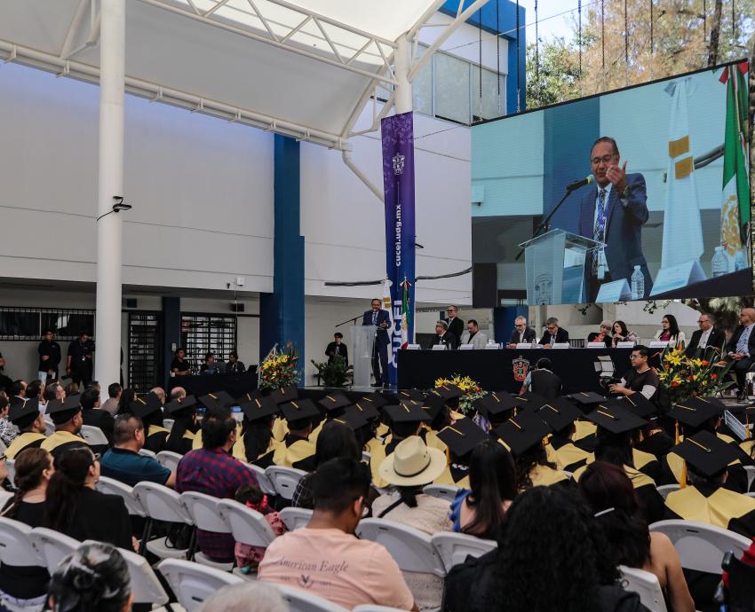 Egresa primera generación de Técnico Superior Universitario en Electrónica y pruebas