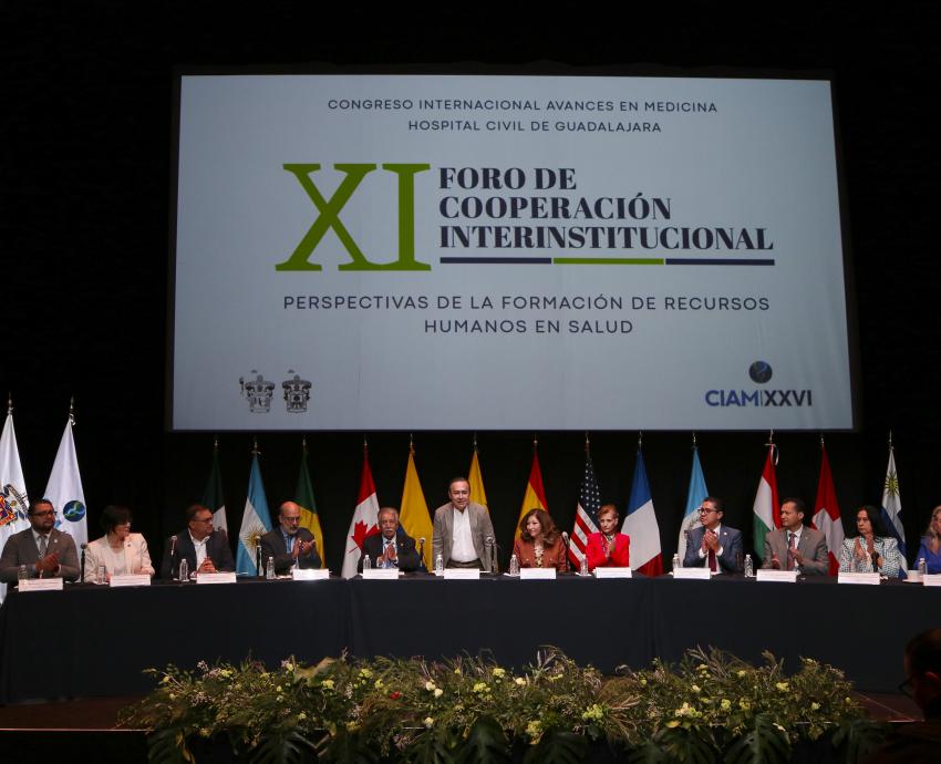 Reflexionan sobre la formación de recursos humanos en salud 