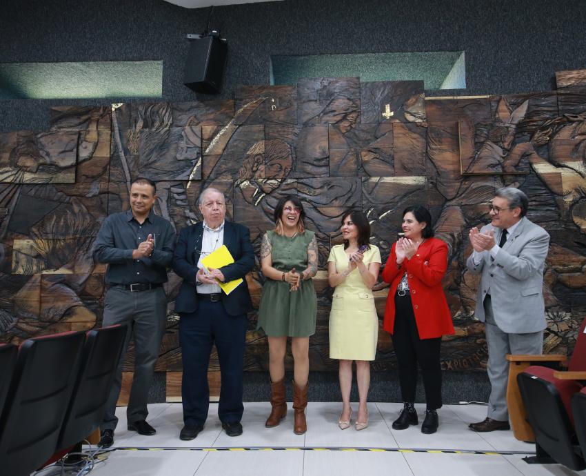 Inauguran mural sobre la reivindicación femenina en el auditorio Rosario Castellanos del CUCSH 