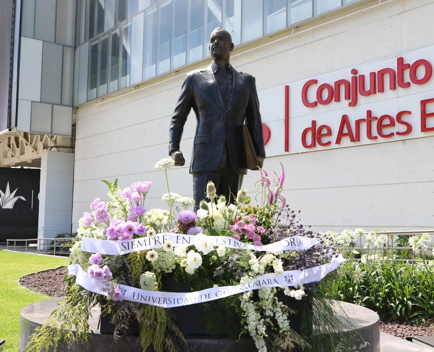 UdeG conmemora natalicio de Raúl Padilla López 