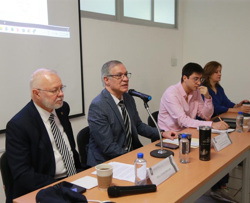 Presentan el uso de métodos cuantitativos para la mejor toma de decisiones 
