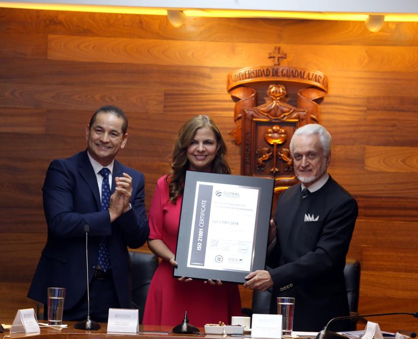 Recibe Preparatoria 5 Certificado ISO 21001:2018 por su sistema de gestión de calidad