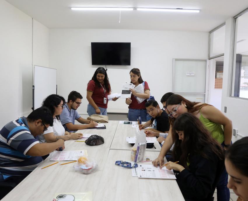 Aplica UdeG examen para aspirantes en situación de discapacidad 