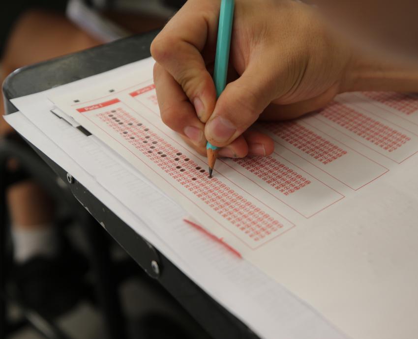 Presentan examen de admisión 38 mil 146 aspirantes a bachilleratos de la UdeG
