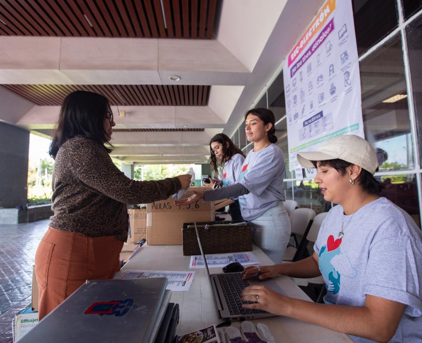 Continúa campaña “Rec-olectrón” en la UdeG