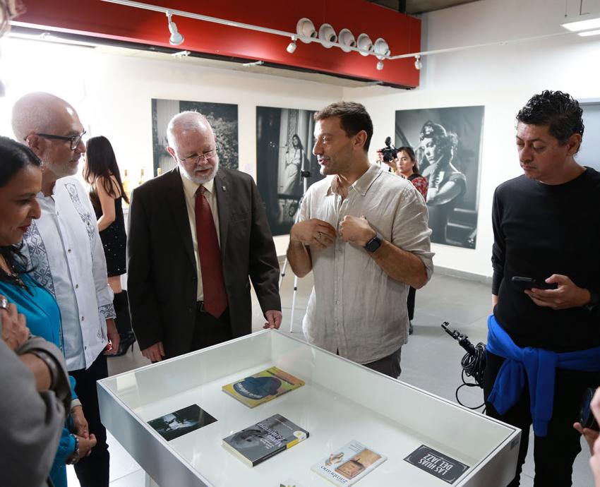 Exponen “Las hijas del jazz” en la Librería Carlos Fuentes
