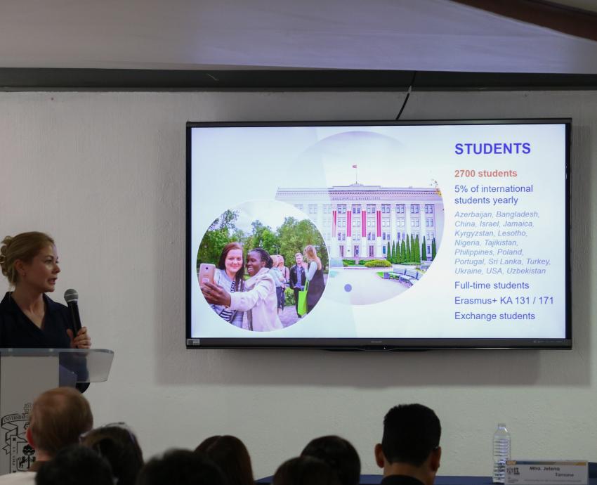 Visita a la UdeG una comitiva de la Daugavpils University, de Letonia