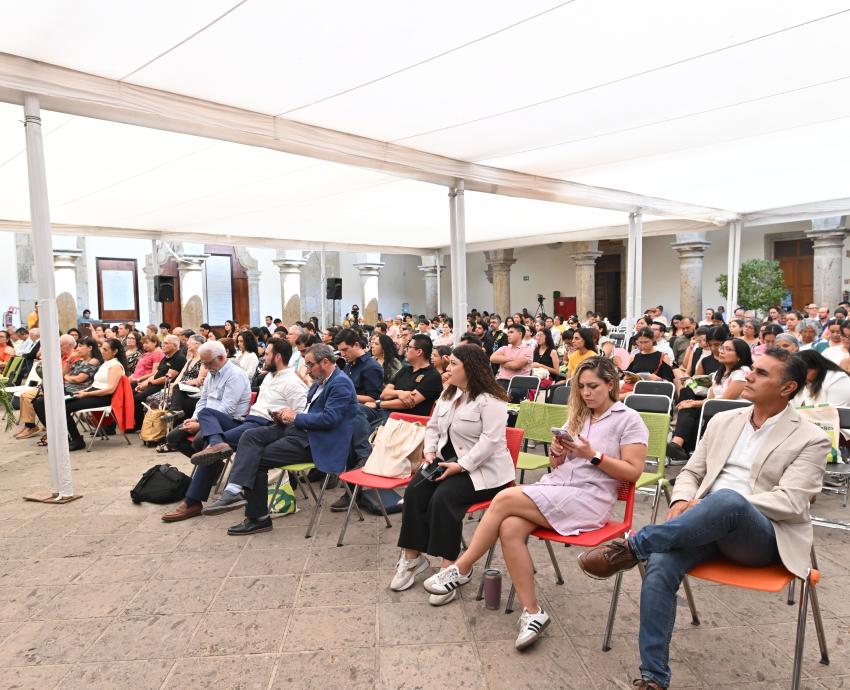 Analizan papel de la educación y el medio ambiente 