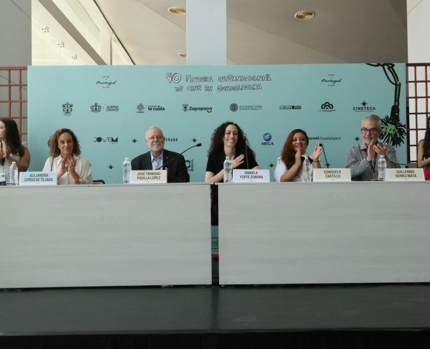 Gana la Beca Jenkins-Del Toro 2025 la cineasta Carolina Revilla