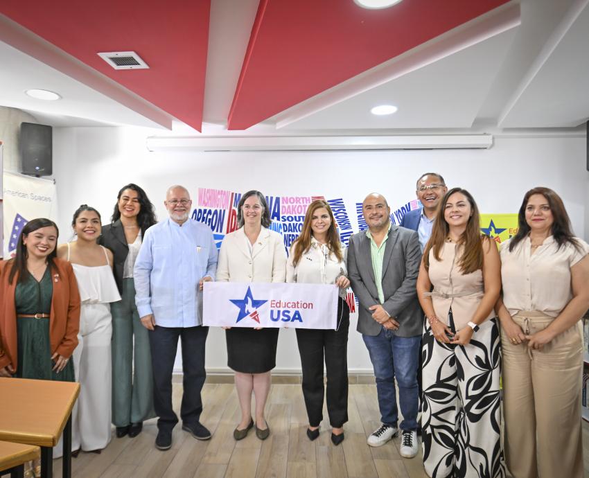 UdeG y Consulado de EE.UU. fortalecen lazos con memorándum de entendimiento