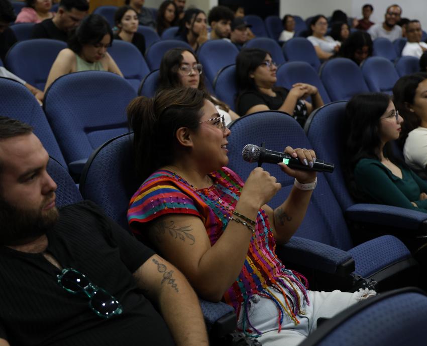 Recibe CUNorte a director de cine Pierre Saint-Martin con la proyección de “No nos moverán”