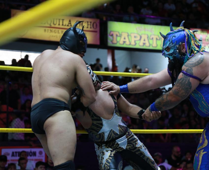 Gladiadores del ring luchan por la niñez
