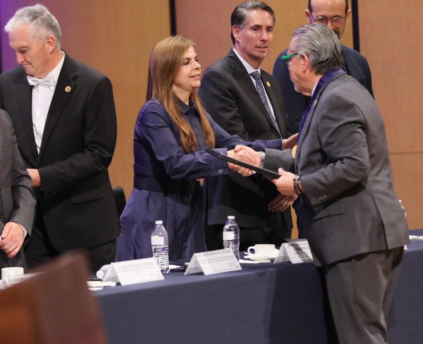 Reciben académicos del CUAAD galardón DINARQ en celebración del Día del Arquitecto