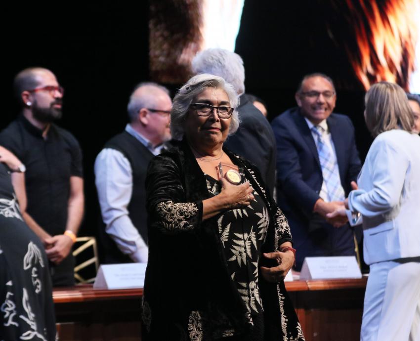 Reconoce UdeG a trabajadores con 35, 40 y 45 años de trayectoria
