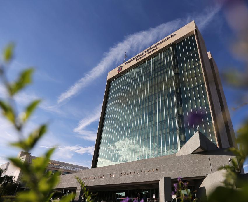 “Miradas sobre la Universidad de Guadalajara en su centenario”, un libro para analizar la historia universitaria